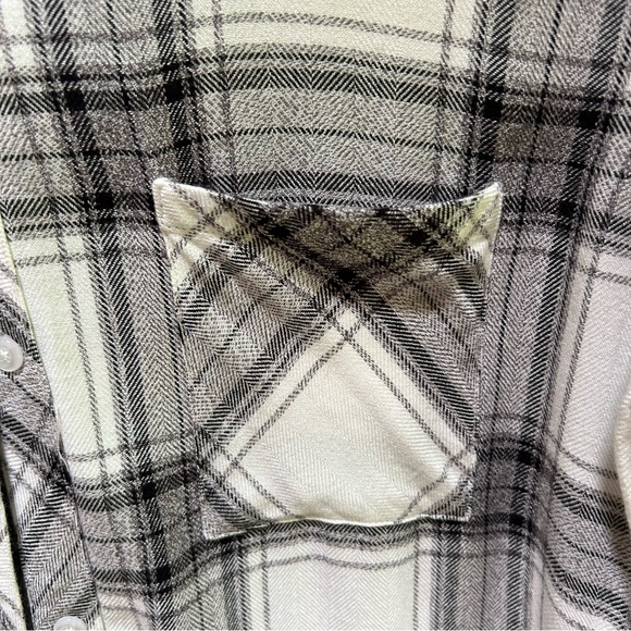Rails ~ Ivory Gray Hunter Plaid Button Front Long Sleeve Shirt in size Medium - Picture 5 of 11